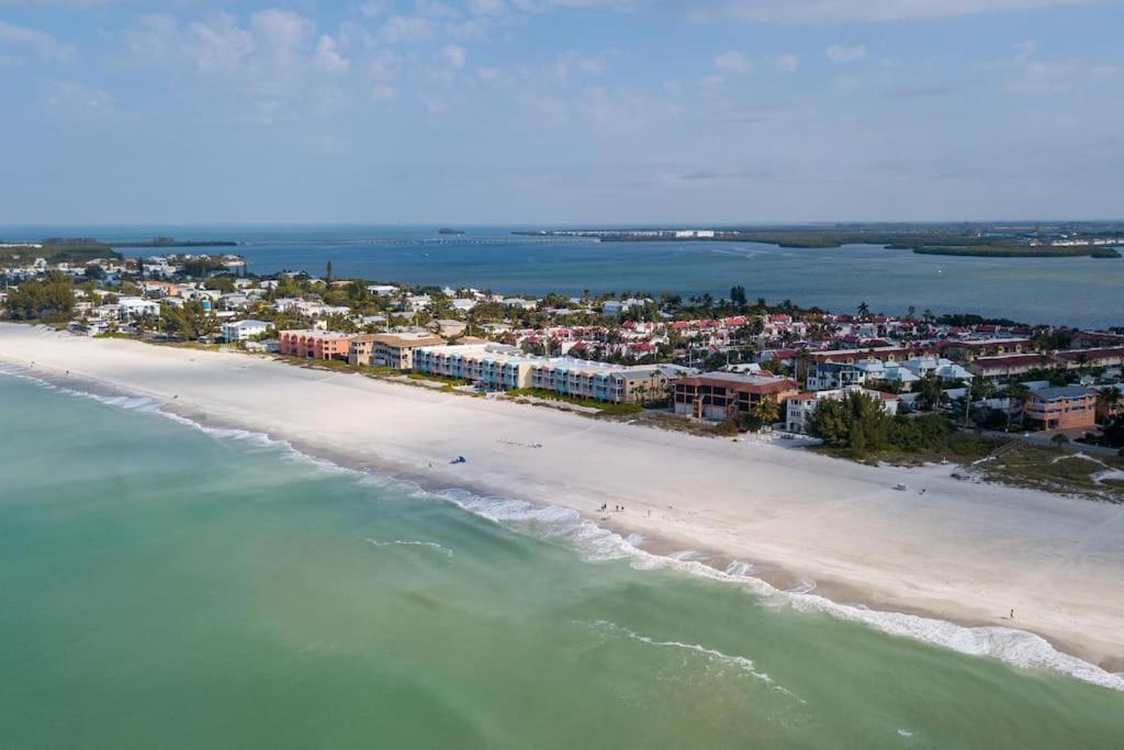 Bradenton Beach Resort Style Getaway-Walk To Beach Экстерьер фото